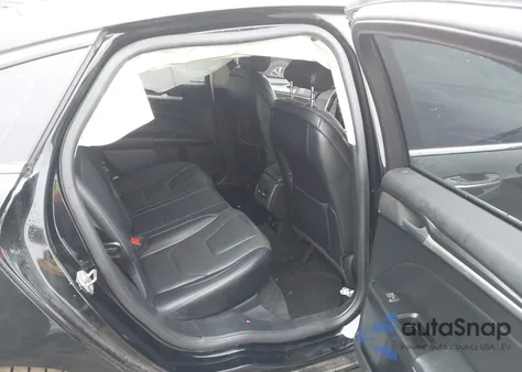 2018 Ford Fusion Hybrid Titanium из США, поврежденный, VIN 3FA6P0RU9JR124190